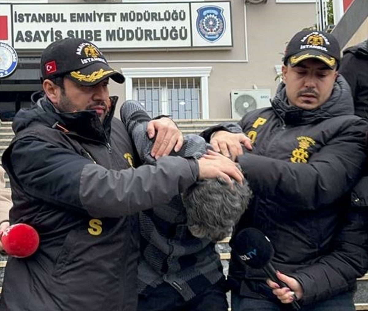 Bağcılar'da, bir evde 12 yaşındaki kız çocuğunun öldürülmesi ve 5 yaşındaki kardeşinin...