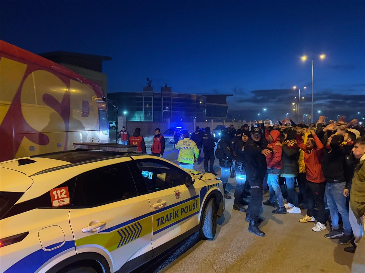 Bellona Kayserispor'un Trendyol Süper Lig'in 21. haftasında deplasmanda Net Global Sivasspor'a 5-2...