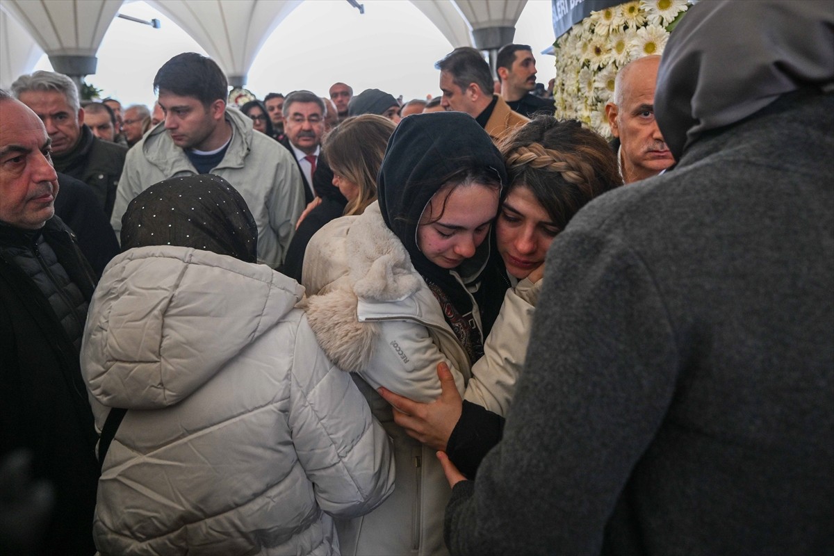 Bolu'da Kartalkaya Kayak Merkezi'ndeki Grand Kartal Otel'de çıkan yangında hayatını kaybeden 25...