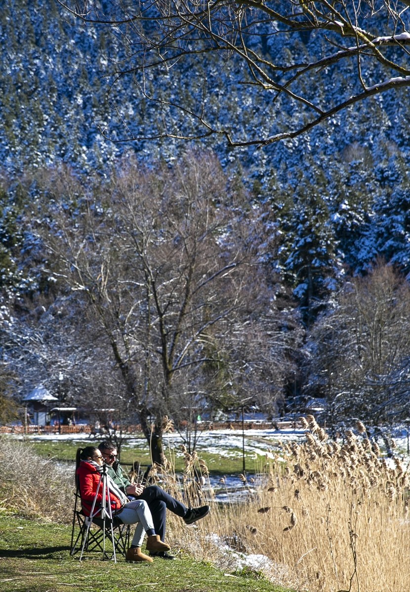 Bolu'nun doğal güzellikleri arasında yer alan Gölcük Tabiat Parkı, yeni yılın ilk gününde...