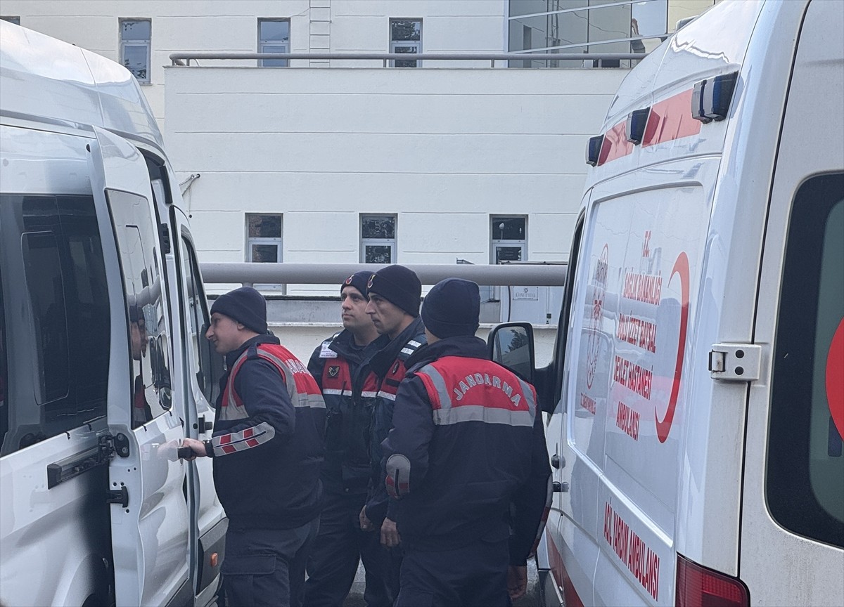 Bolu Kartalkaya Kayak Merkezi'nde 78 kişinin yaşamını yitirdiği otel yangınına ilişkin gözaltına...