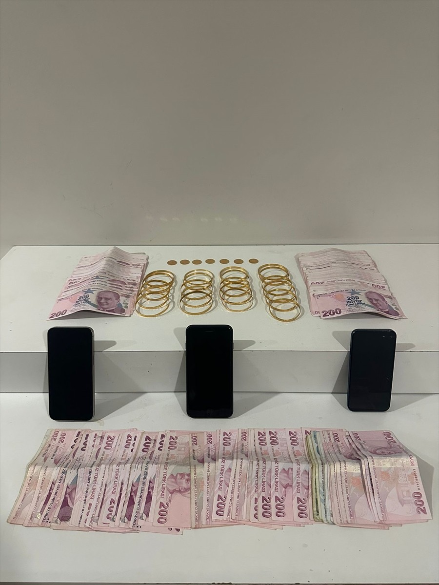 Bursa'da telefonla aradığı kadını oğlu olduğuna ikna edip dolandırdığı öne sürülen şüpheli ile...