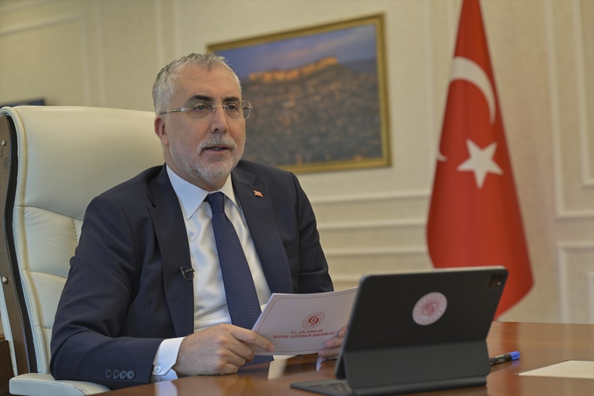 Çalışma ve Sosyal Güvenlik Bakanı Işıkhan, en düşük SSK ve Bağ-Kur emekli aylığını yüzde 15,75...