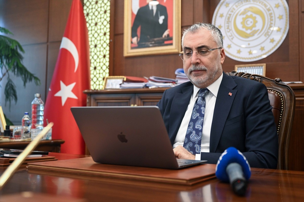 Çalışma ve Sosyal Güvenlik Bakanı Vedat Işıkhan, Anadolu Ajansının (AA) gözünden 2024'e damga...