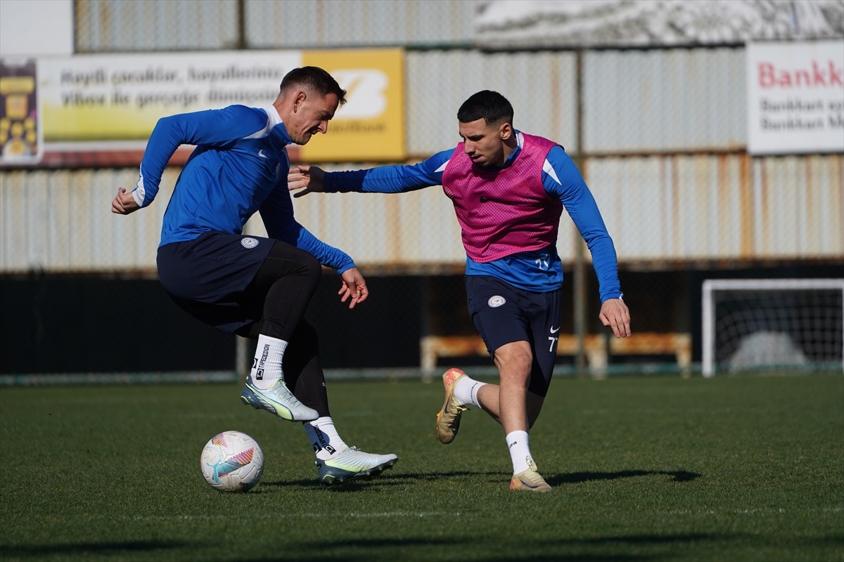 Çaykur Rizespor, Trendyol Süper Lig'in 22. haftasında deplasmanda Fenerbahçe ile yapacağı maçın...
