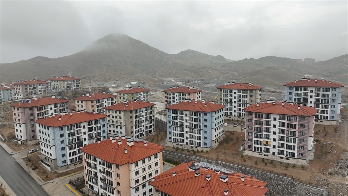 Çevre, Şehircilik ve İklim Değişikliği Bakanı Murat Kurum, Kahramanmaraş merkezli 6 Şubat...