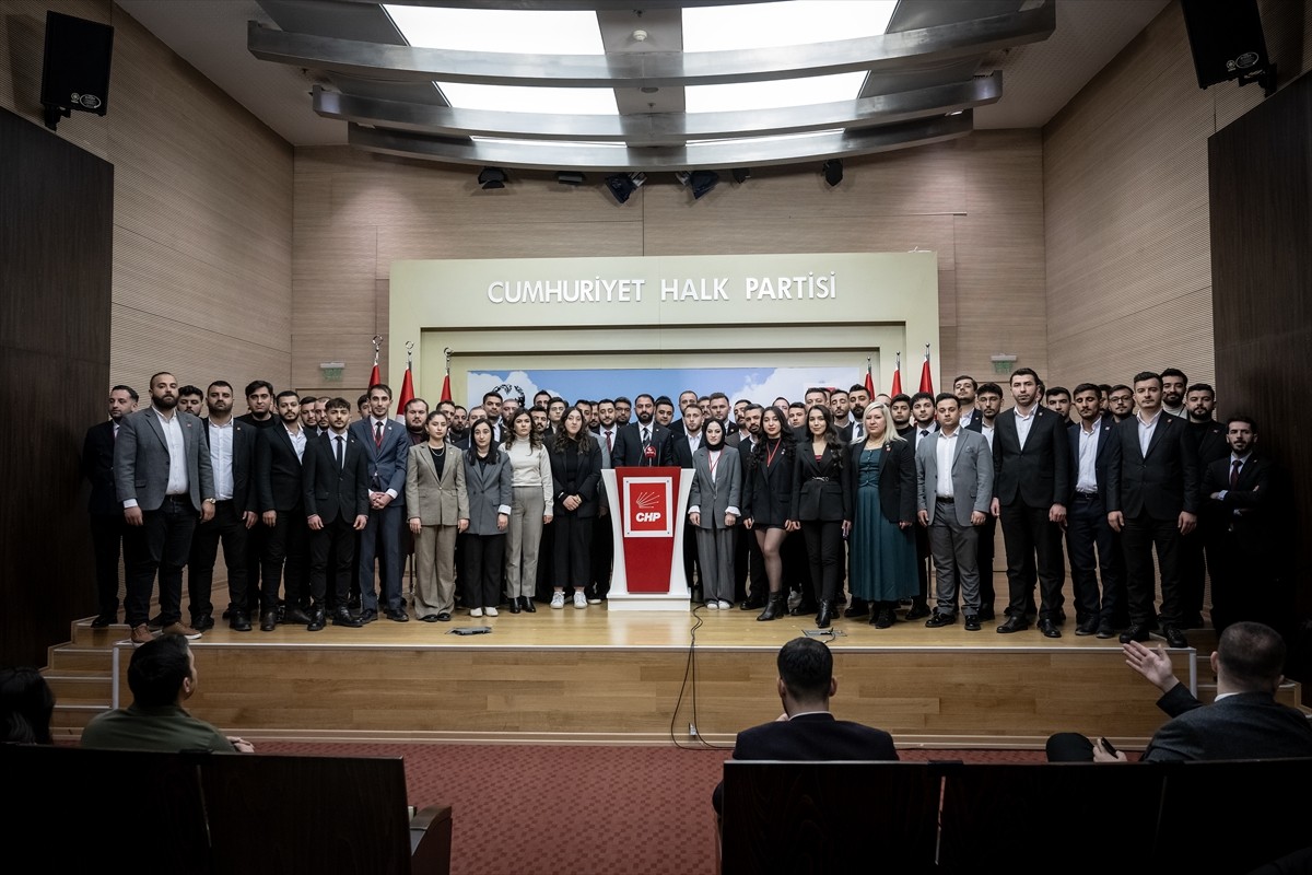 CHP'nin 81 ildeki Gençlik Kolları Başkanları, sosyal medya hesabından yaptığı paylaşıma ilişkin...