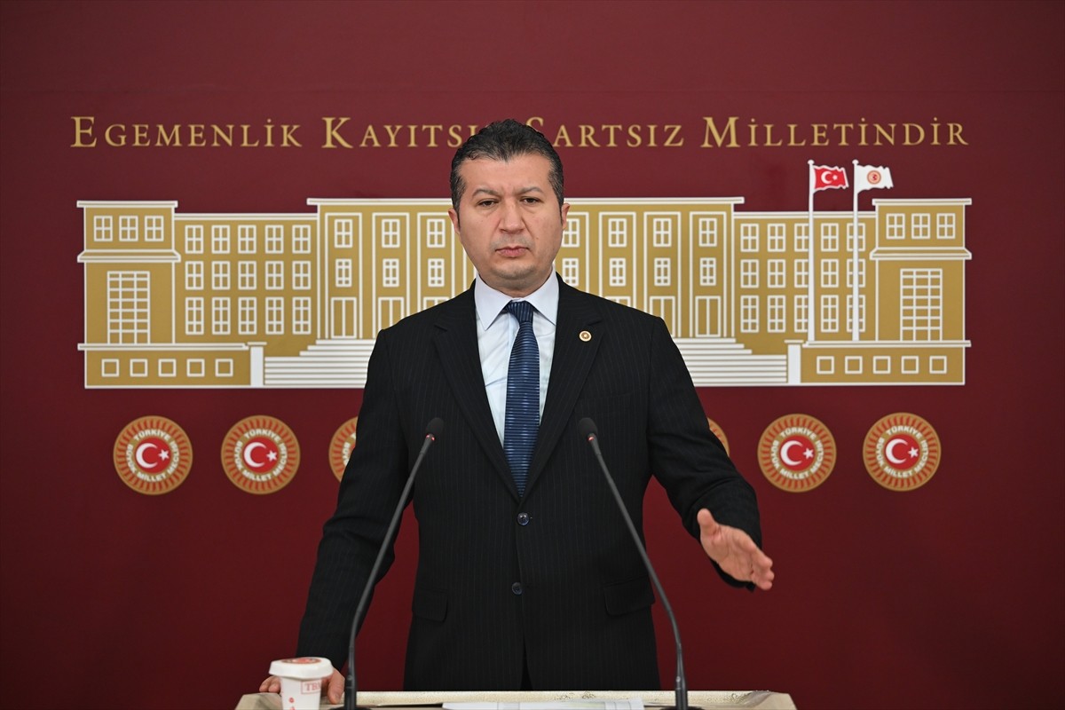 CHP Burdur Milletvekili İzzet Akbulut, TBMM'de basın toplantısı düzenledi.