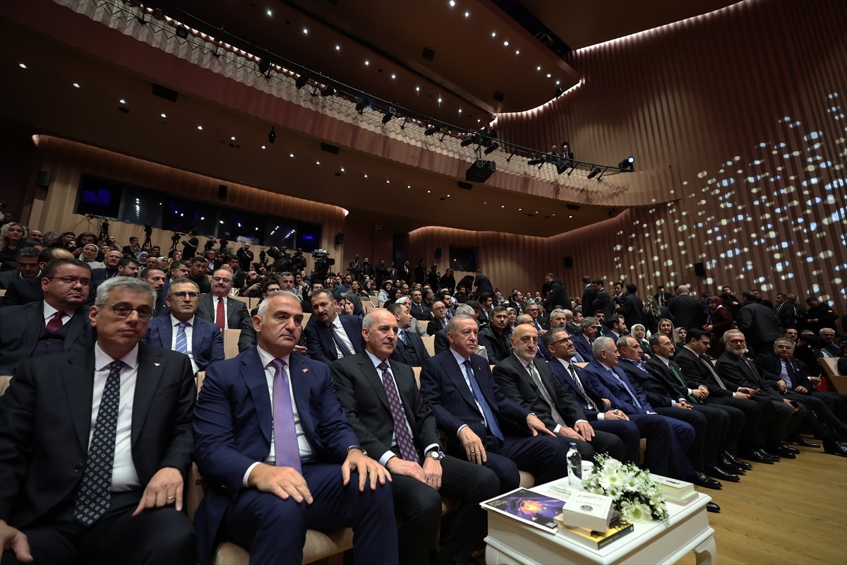 Cumhurbaşkanı Recep Tayyip Erdoğan, İstanbul'da Atatürk Kültür Merkezi'nde düzenlenen Necip Fazıl...