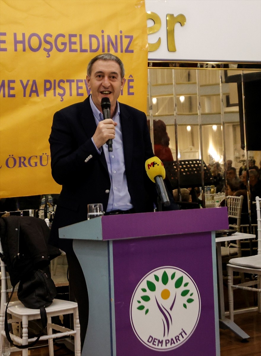 DEM Parti Eş Genel Başkanı Tuncer Bakırhan, Mersin'de bir düğün salonunda partisince düzenlenen...