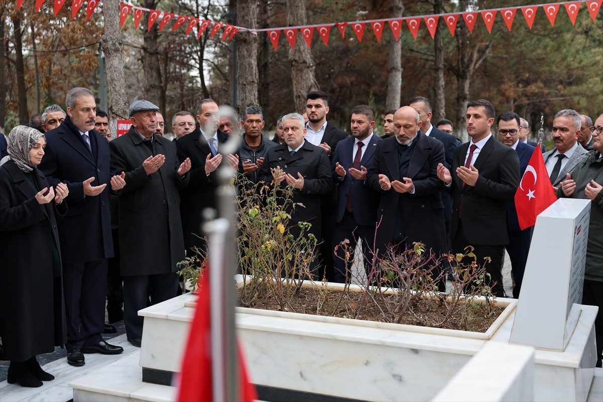 Dışişleri Bakanı Hakan Fidan (sol 2), Fetullahçı Terör Örgütü'nün (FETÖ) 15 Temmuz'daki darbe...
