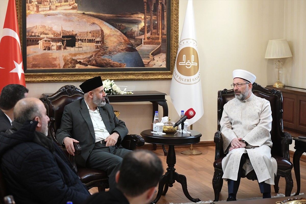 Diyanet İşleri Başkanı Ali Erbaş, Filistinli Alimler Birliği Başkanı Nevaf Tekruri ve heyetiyle...