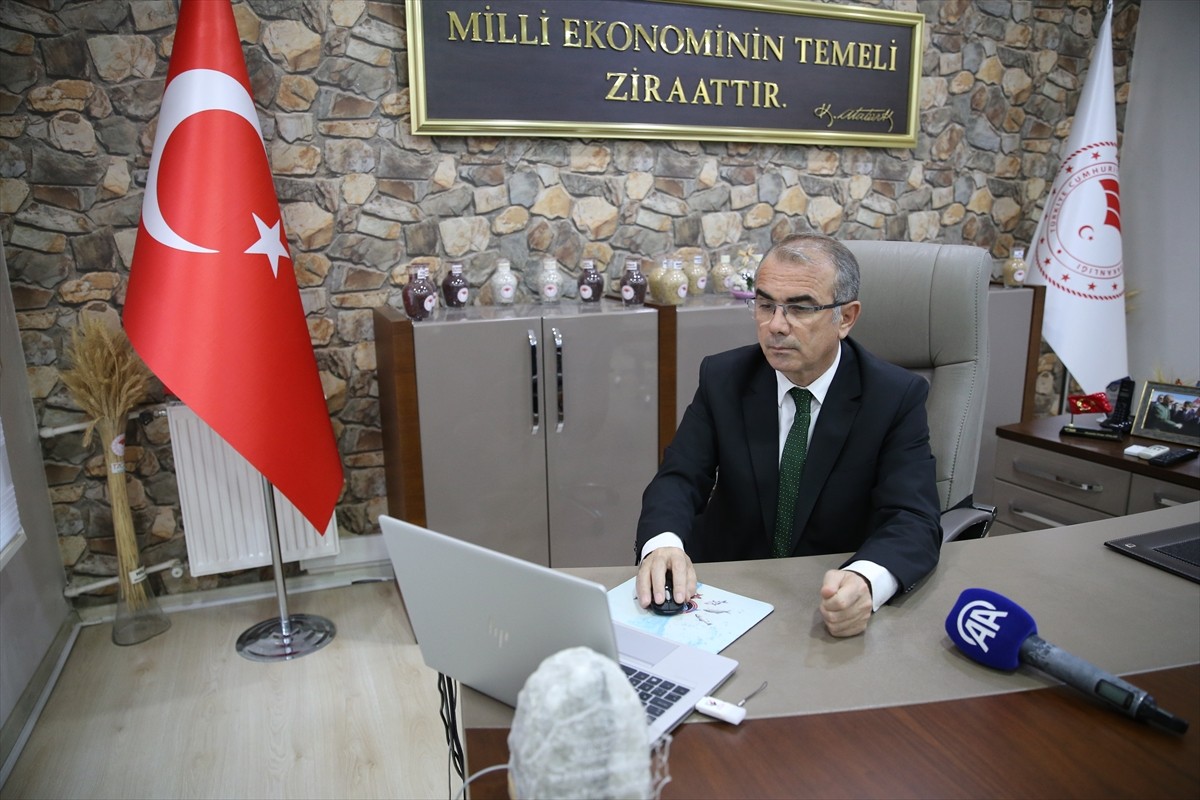 Diyarbakır'da Tarım ve Orman İl Müdürü Mustafa Ertan Atalar, Anadolu Ajansının (AA) gözünden...