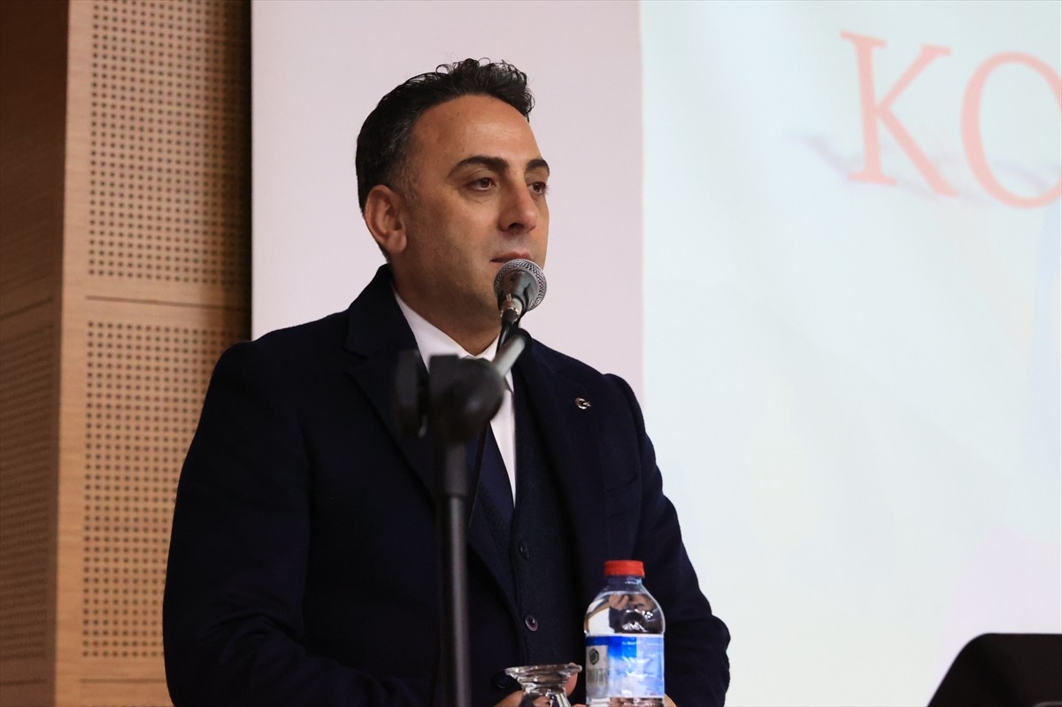 Edirne'de, Emniyet Müdürlüğü konferans salonunda, Aile ve Sosyal Hizmetler İl Müdürlüğü iş...