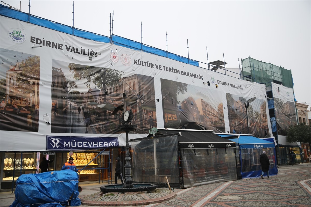 Edirne'de, kent merkezindeki tarihi dokuyu korumak amacıyla başlatılan sokak sağlıklaştırma...