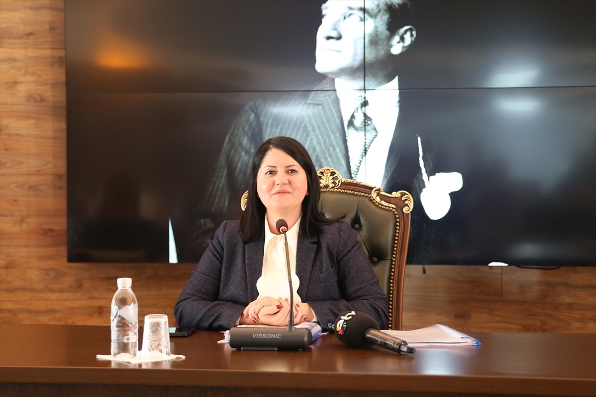 Edirne Belediye Meclisi ocak ayı toplantısı, Belediye Başkanı Filiz Gencan Akın başkanlığında...