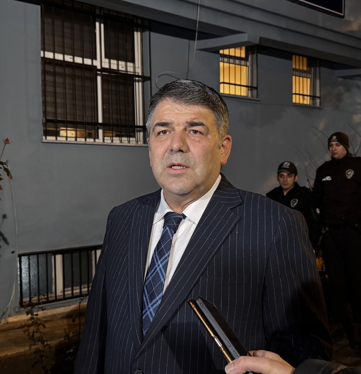 Edirne Emniyet Müdürü Onur Karaburun, denetlemek üzere geldiği Cumhuriyet Polis Merkezi'nde...