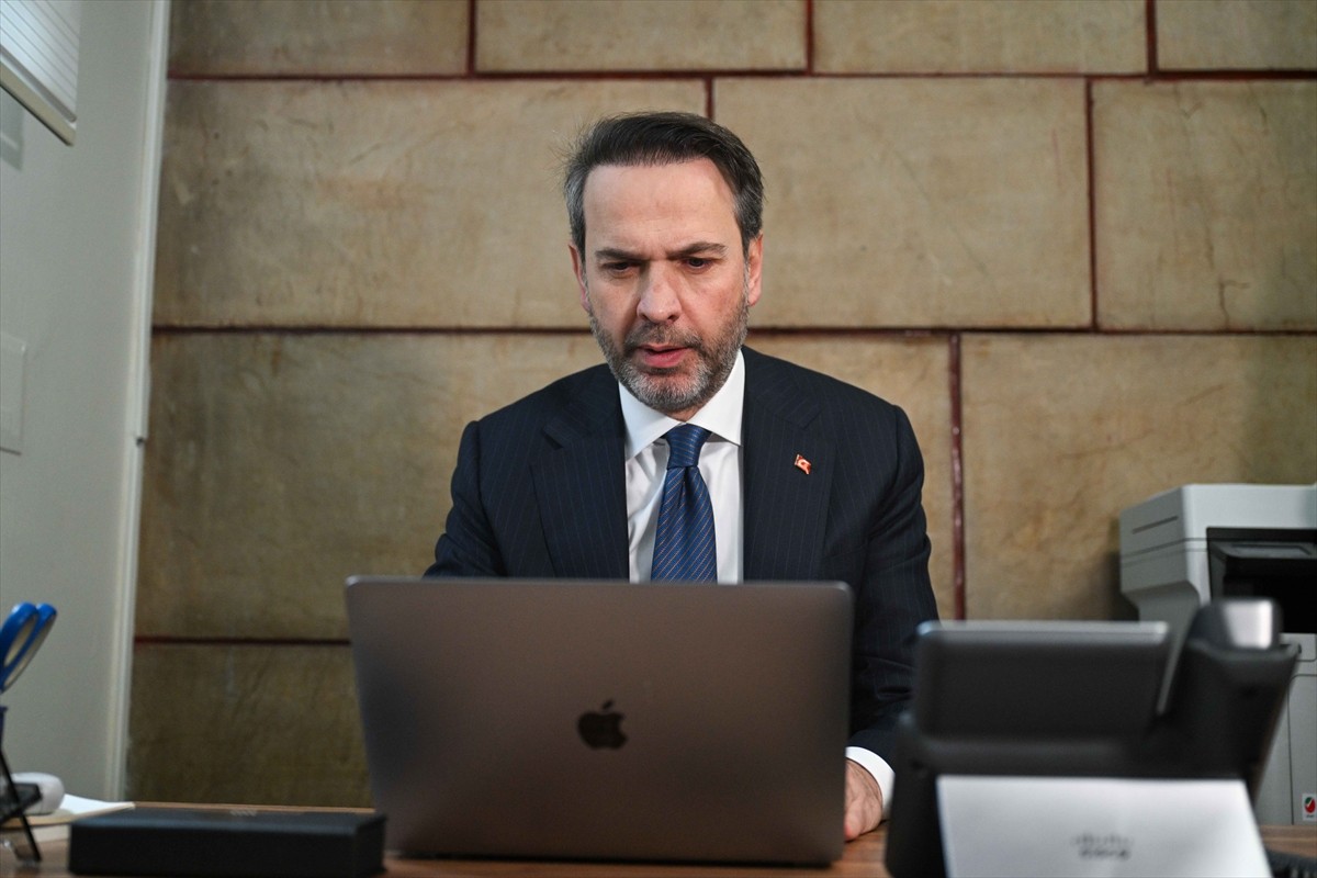 Enerji ve Tabii Kaynaklar Bakanı Alparslan Bayraktar, Anadolu Ajansının (AA) gözünden 2024'e damga...