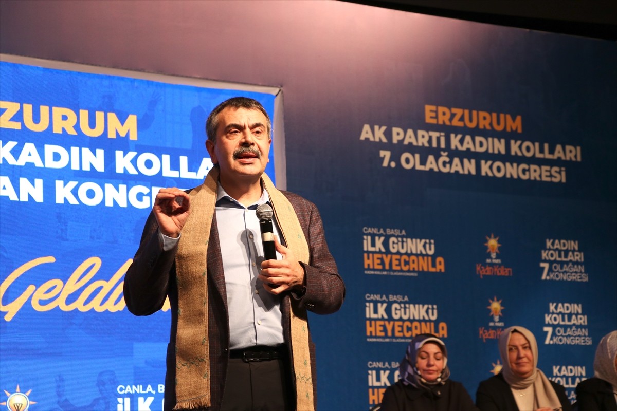 Erzurum'da Necip Fazıl Kısakürek Kültür Merkezi'nde AK Parti Erzurum Kadın Kolları 7. Olağan...