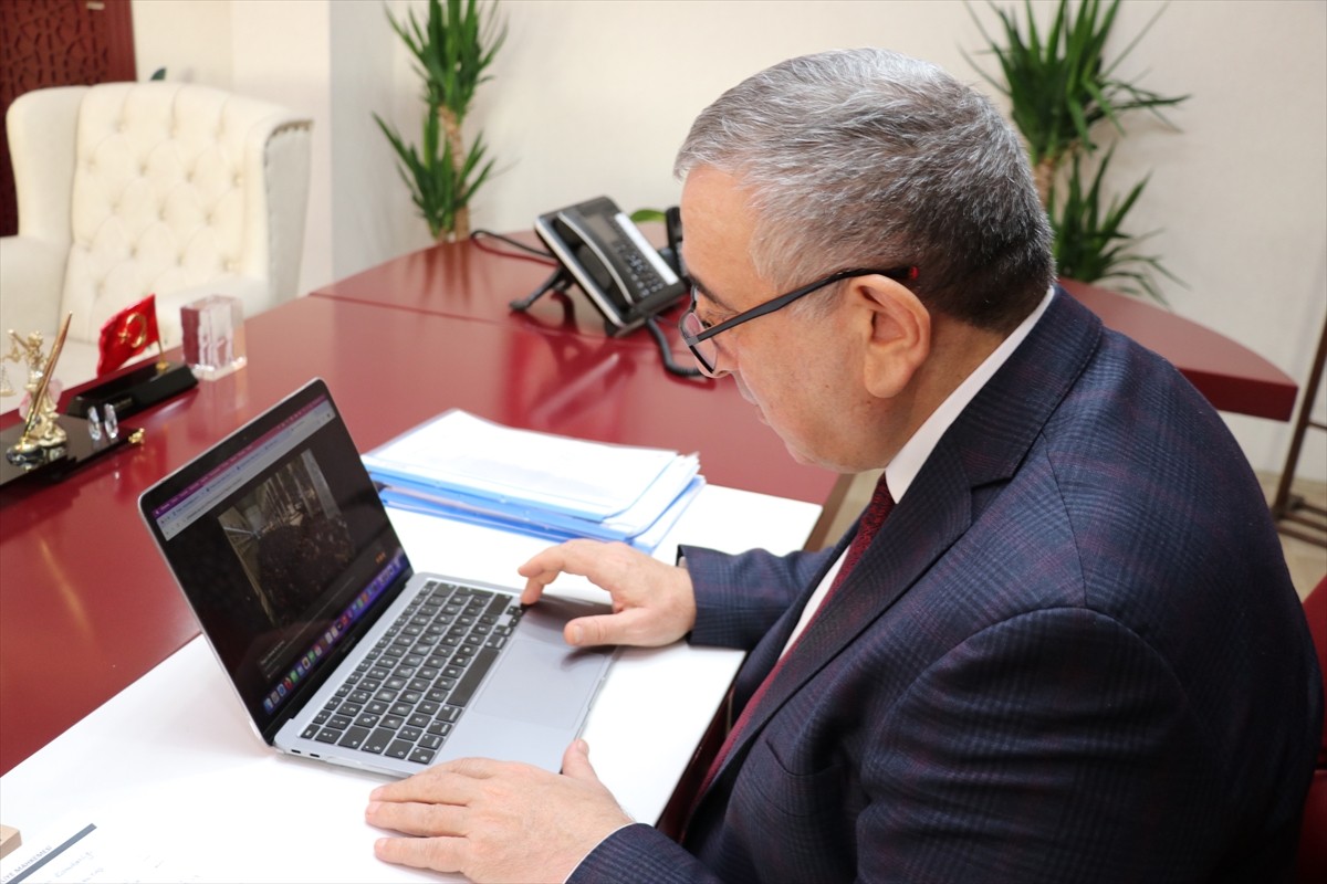 Erzurum Bölge Adliye Mahkemesi Cumhuriyet Başsavcısı Ünal Bingül (sağ 2), Anadolu Ajansının (AA)...