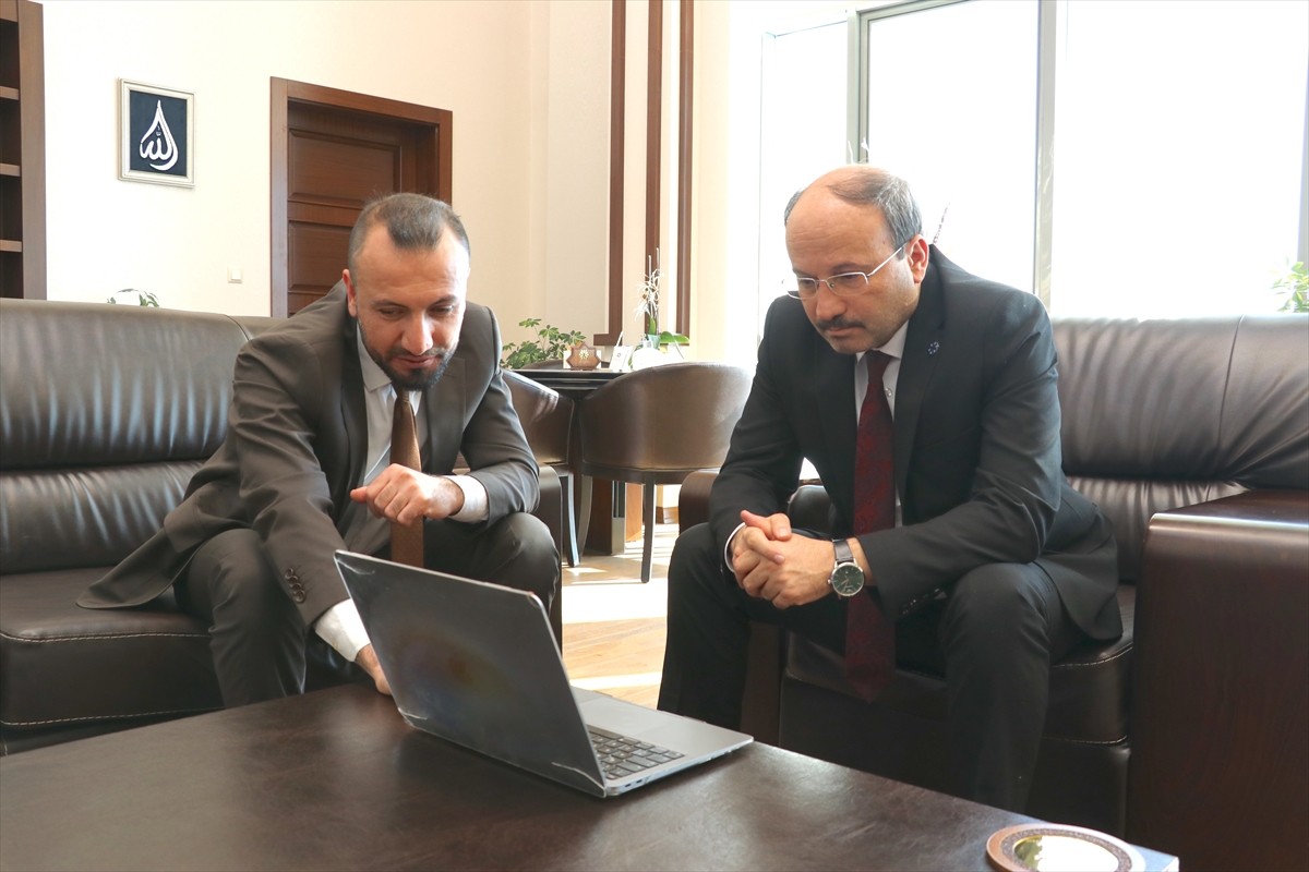 Erzurum Teknik Üniversitesi (ETÜ) Rektörü Prof. Dr. Bülent Çakmak, Anadolu Ajansının (AA) gözünden...