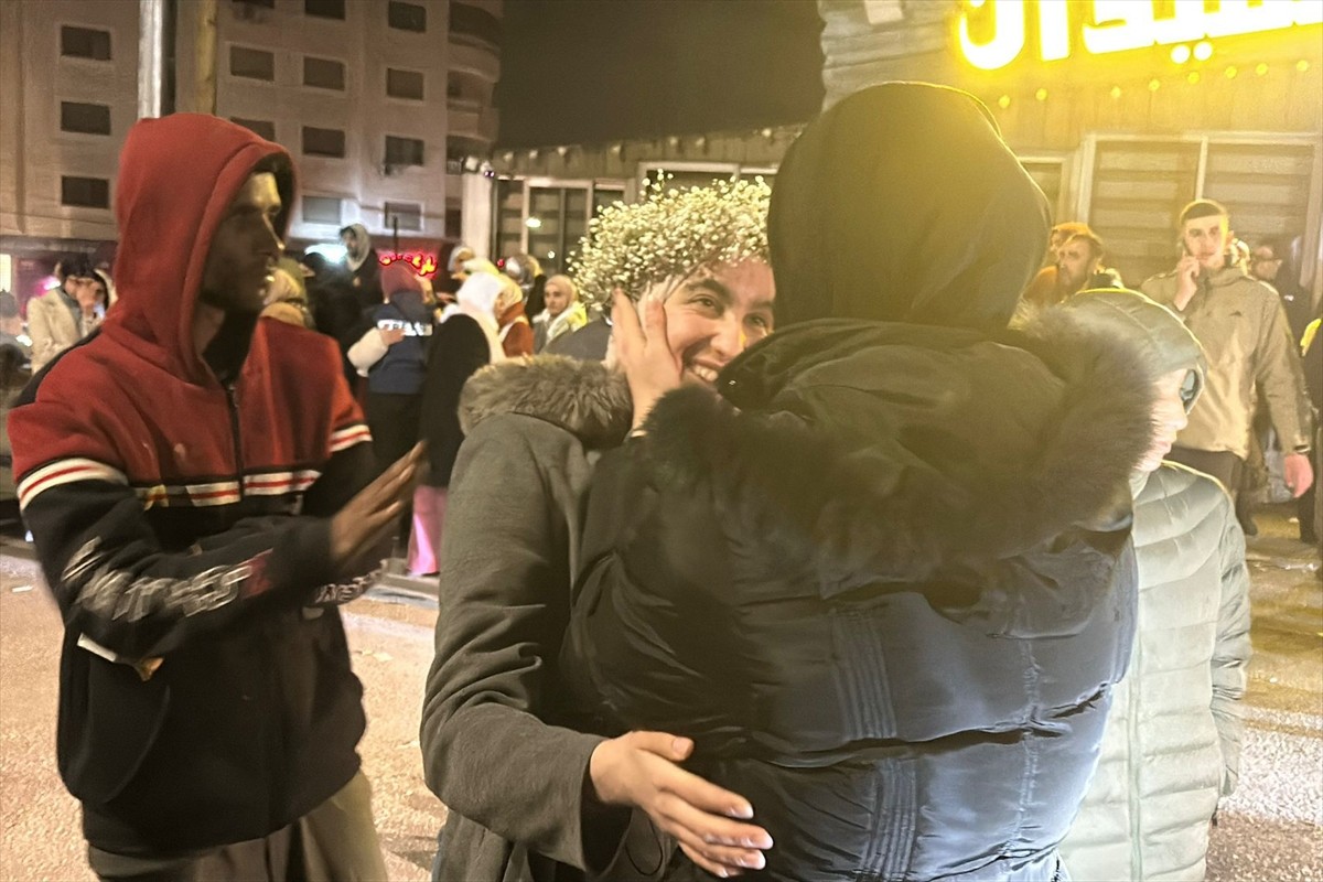 Gazze'deki ateşkes ve esir takası anlaşması kapsamında serbest bırakılan Filistinli üniversite...