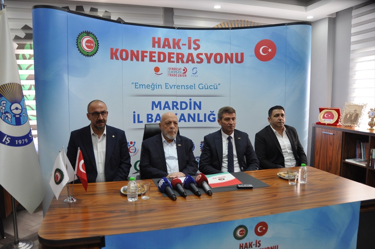 Hak İşçi Sendikaları Konfederasyonu (HAK-İŞ) Genel Başkanı Mahmut Arslan, Mardin Şube Başkanlığı...