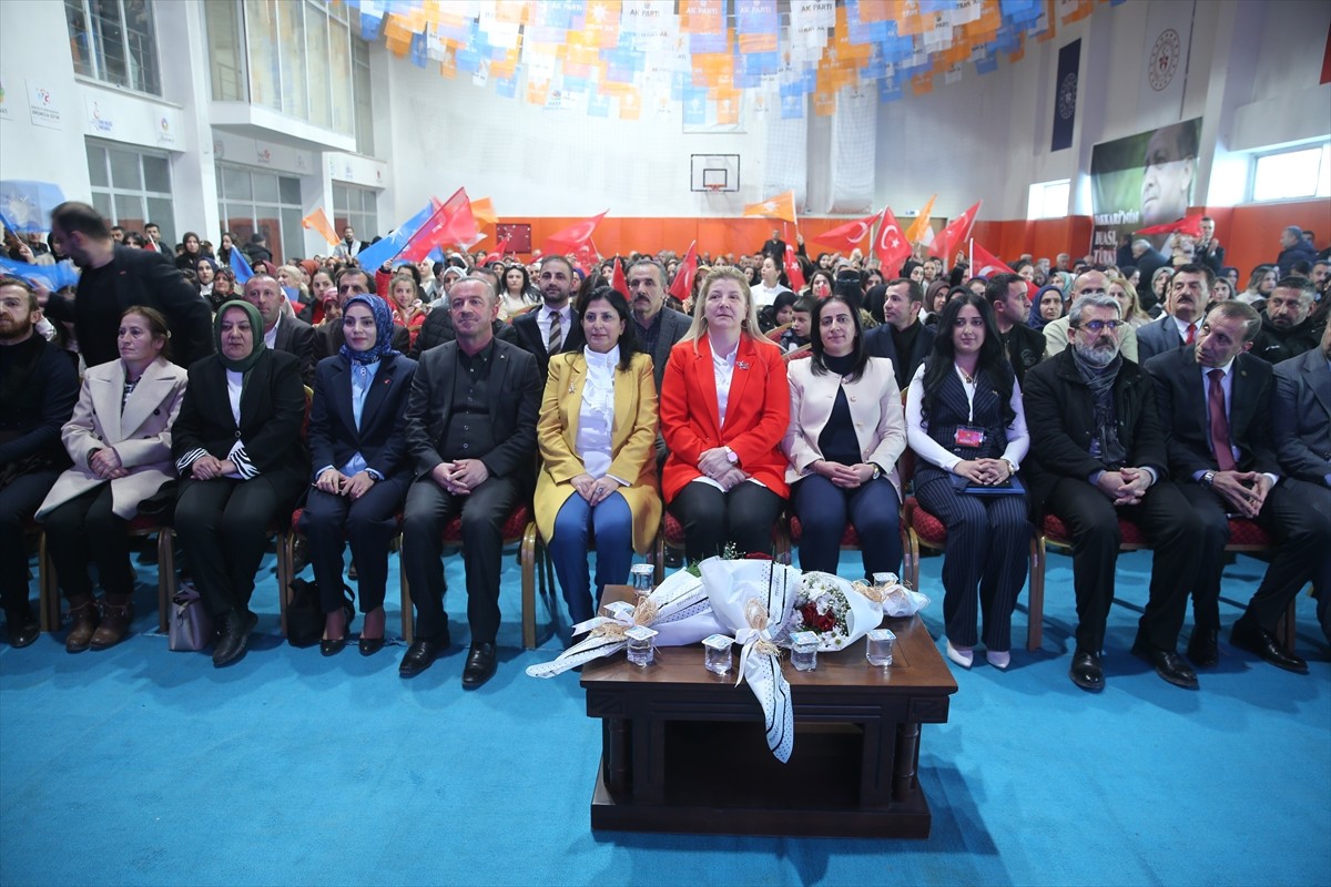 Hakkari'de AK Parti İl Kadın Kolları 7. Olağan Kongresi yapıldı.