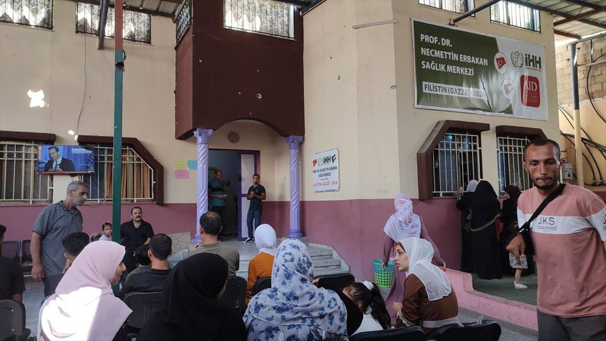 İnsan Hak ve Hürriyetleri ve İnsani Yardım Vakfı (İHH), İsrail'in saldırısı altındaki Gazze'ye...