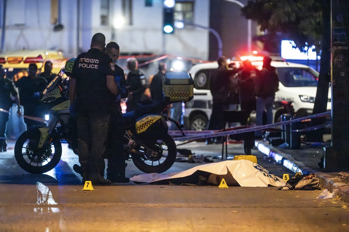 İsrail'in başkenti Tel Aviv'de bir Filistinli, silahlı bir İsraillinin açtığı ateş sonucu hayatını...