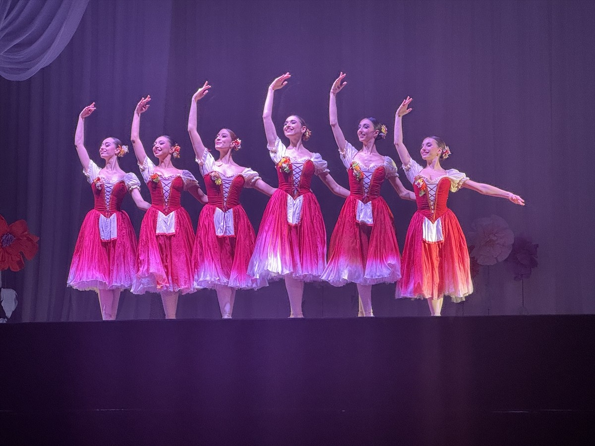 İstanbul Devlet Opera ve Balesi (İDOB) ile Sesli Betimleme Derneği işbirliğiyle, engelli bireylere...