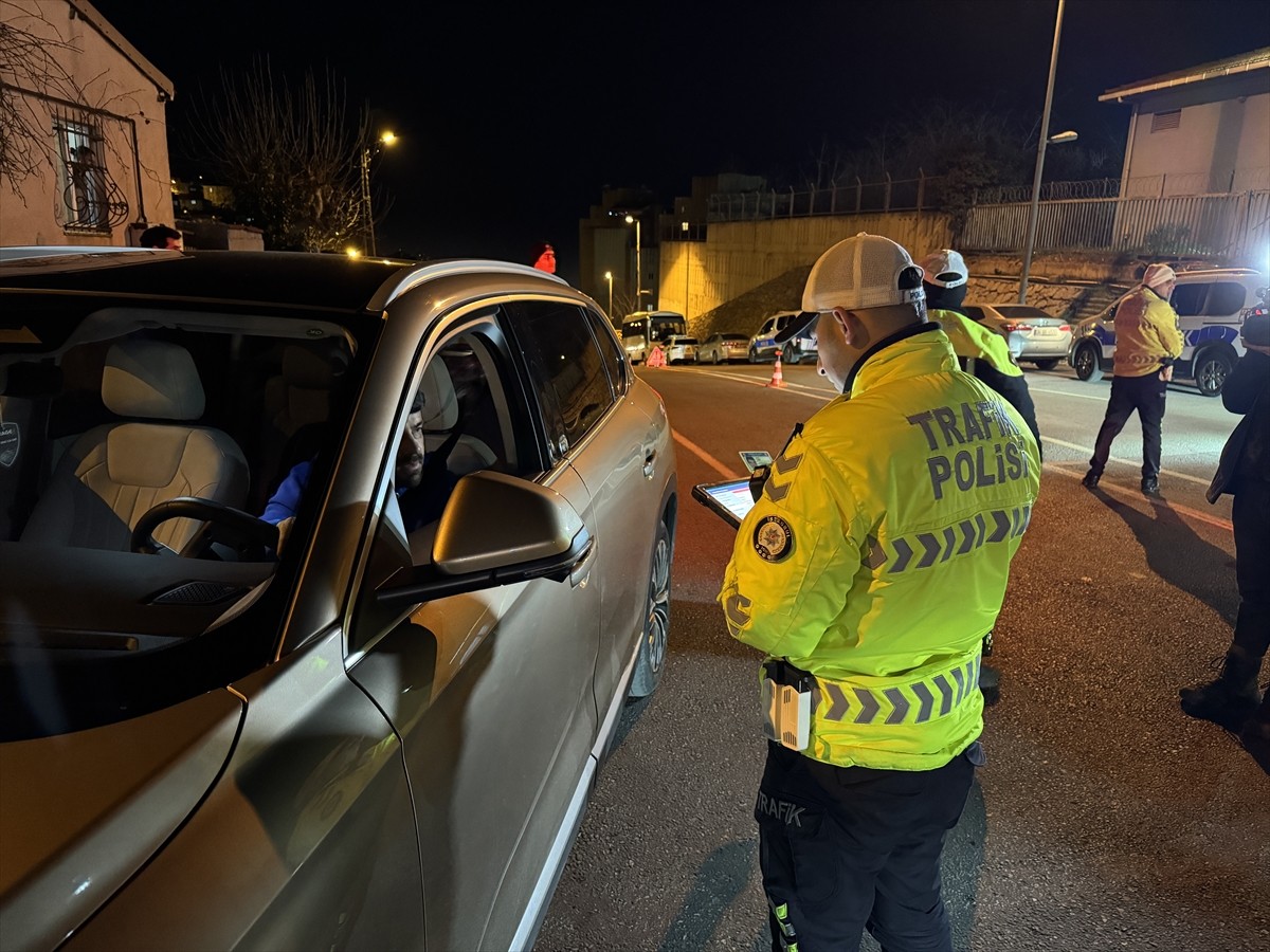 İstanbul Emniyet Müdürlüğü ekiplerince, suçla mücadele kapsamında faillerin tespiti ve yakalanması...