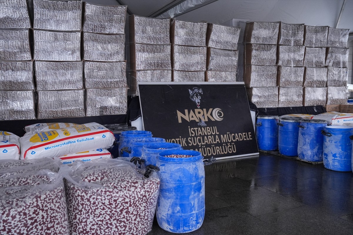 İstanbul Emniyet Müdürlüğü Narkotik Suçlarla Mücadele Şube Müdürlüğünce gerçekleştirilen operasyon...