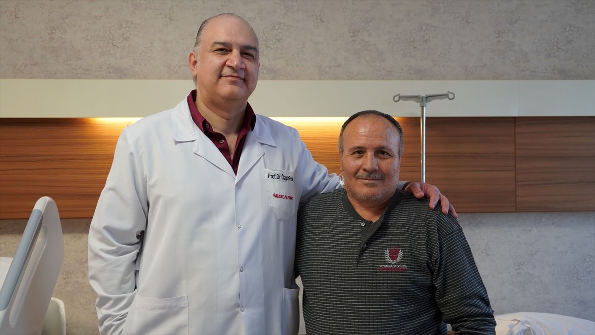 İzmir Ekonomi Üniversitesi (İEÜ) Medical Point Hastanesi'nde pankreasındaki kitle kapalı robotik...