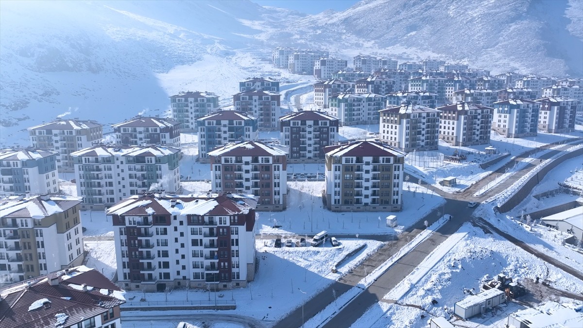 Kahramanmaraş'ın Elbistan ilçesinde Toplu Konut İdaresi (TOKİ) Başkanlığı tarafından yapımı...