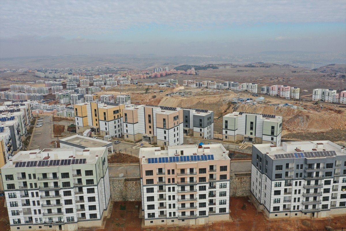 Kahramanmaraş merkezli 6 Şubat 2023'te meydana gelen depremlerden etkilenen kentte hak sahiplerine...