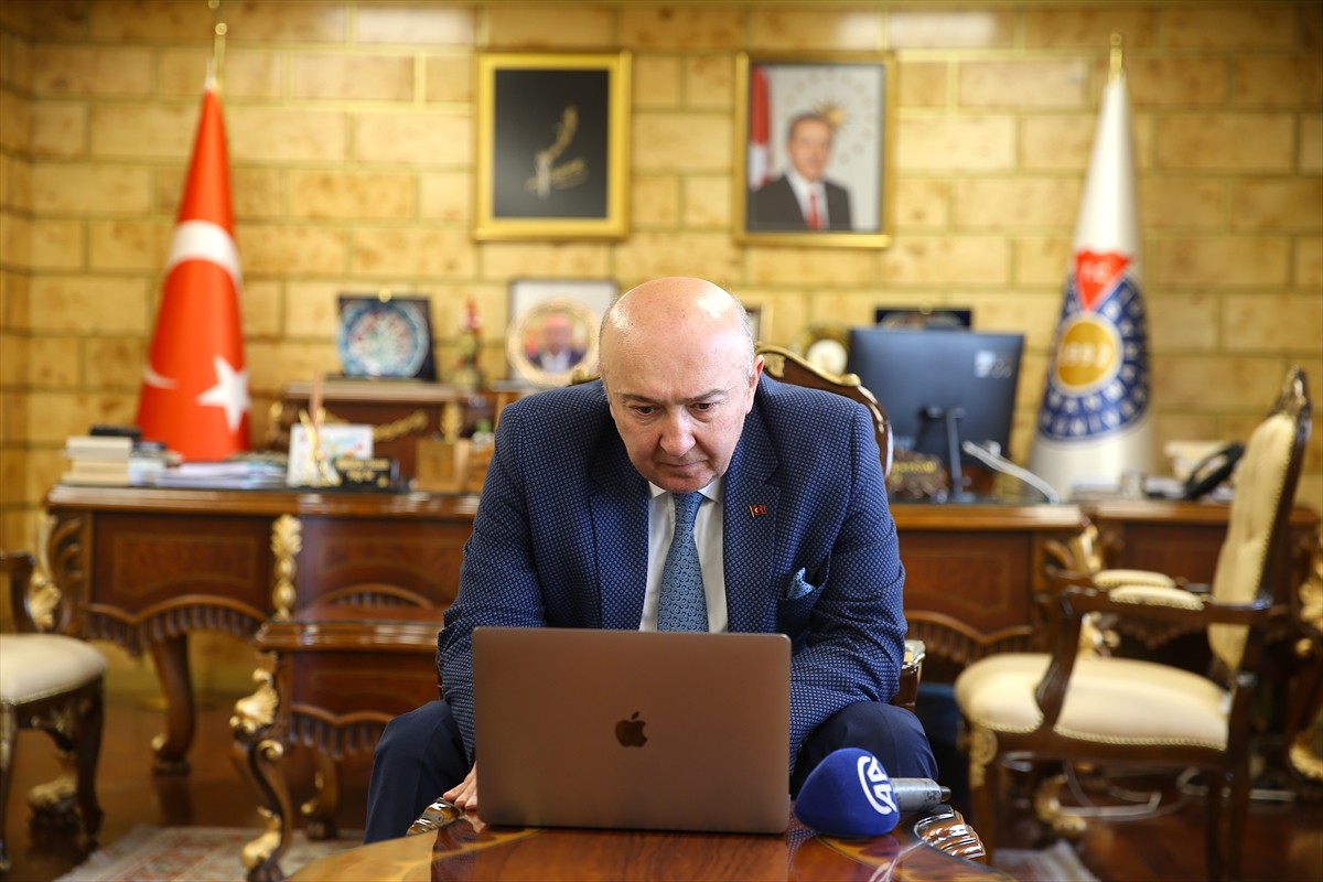 Kahramanmaraş Sütçü İmam Üniversitesi (KSÜ) Rektörü Prof. Dr. Alptekin Yasım (fotoğrafta), Anadolu...