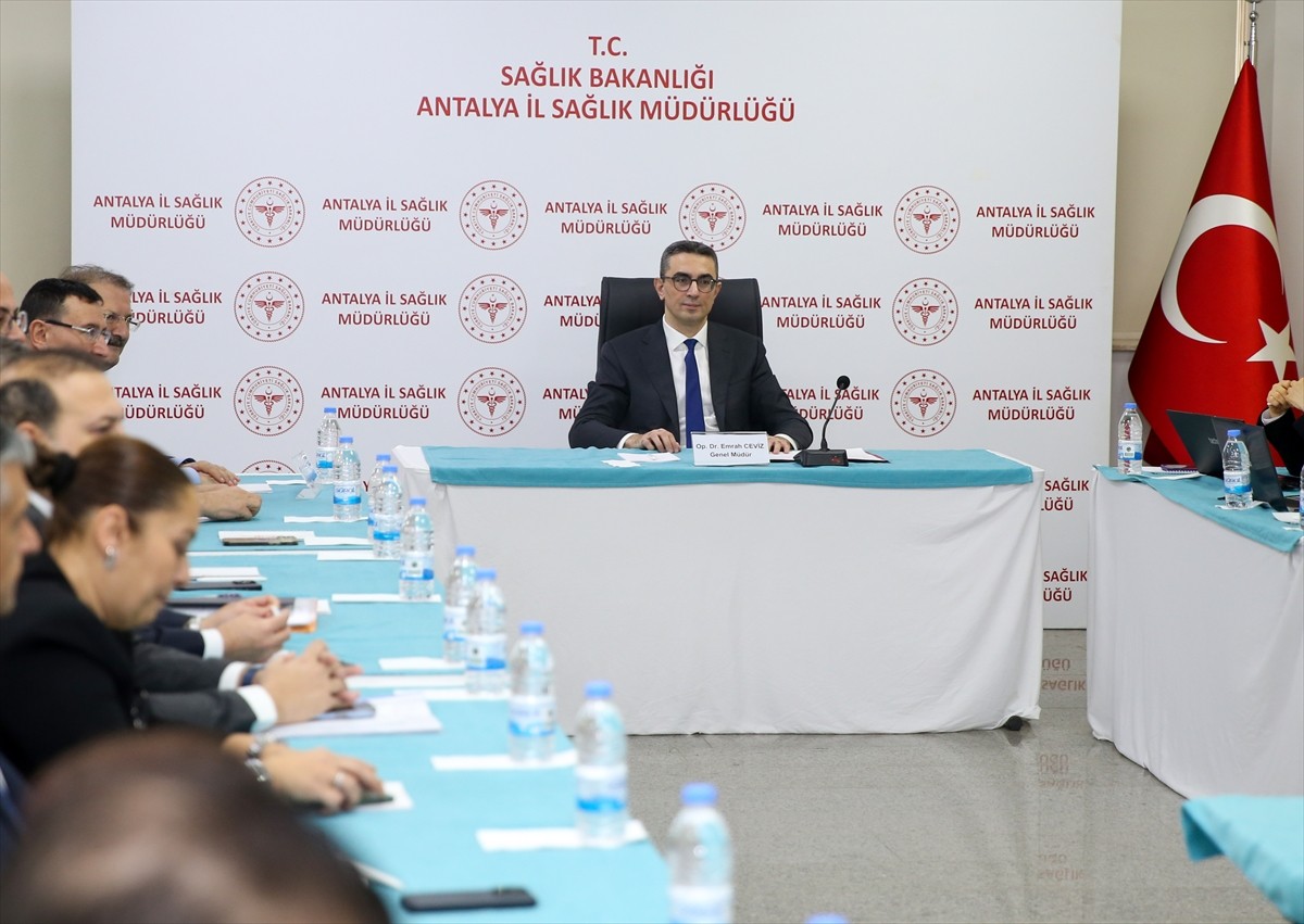 Kamu Hastaneleri Genel Müdürü Emrah Ceviz, bazı branşlarda yaşanan randevu sorununun çözümü için...