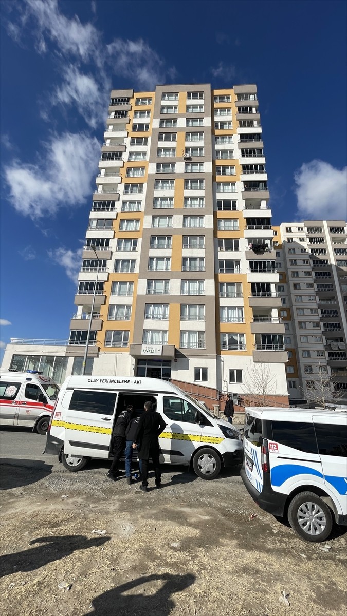 Kayseri'de 7 yaşındaki oğlunu tabancayla yaraladıktan sonra kendisini eve kilitleyen babayı ikna...