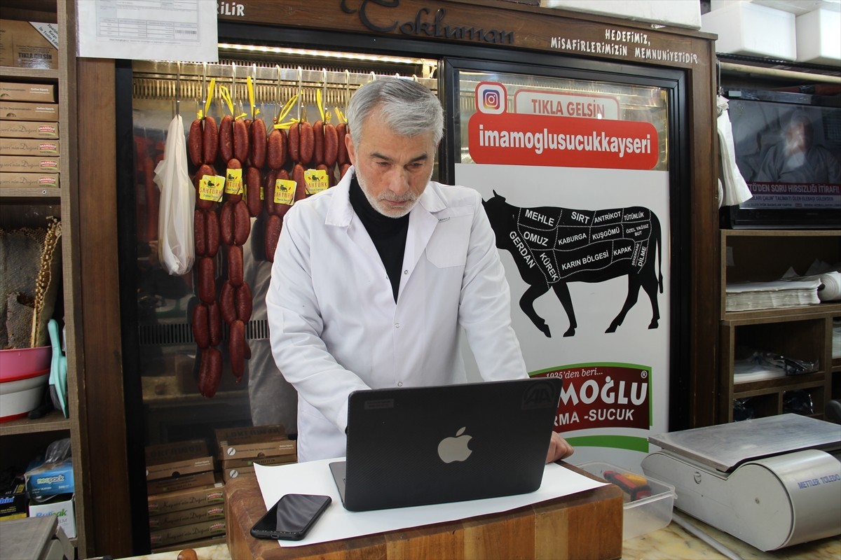 Kayseri'de pastırmacılar, Anadolu Ajansının (AA) gözünden 2024'e damga vuran olaylara ve yaşama...