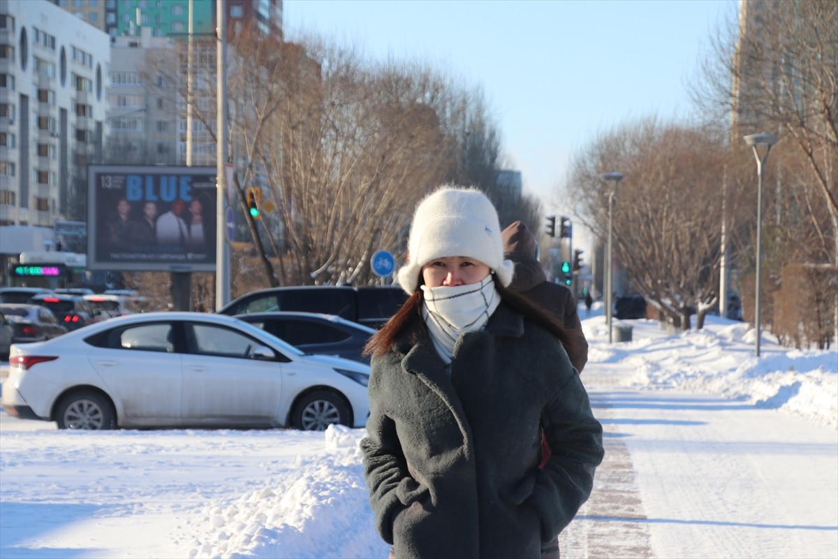 Kazakistan'ın başkenti Astana'da hissedilen hava sıcaklığı eksi 30'lara kadar düşmesine rağmen...