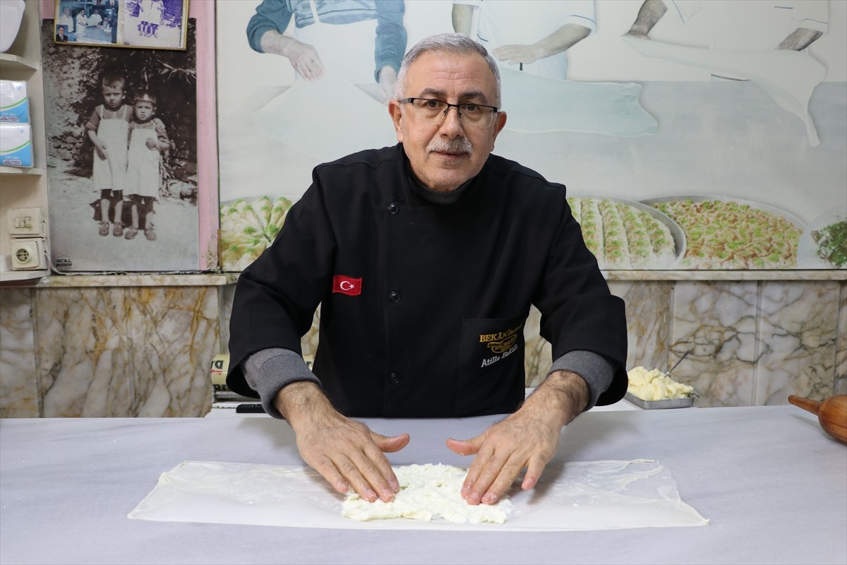 Kilis'in coğrafi işaret tescilli katmer ve cennet çamuru tatlılarının ustaları, Anadolu Ajansının...