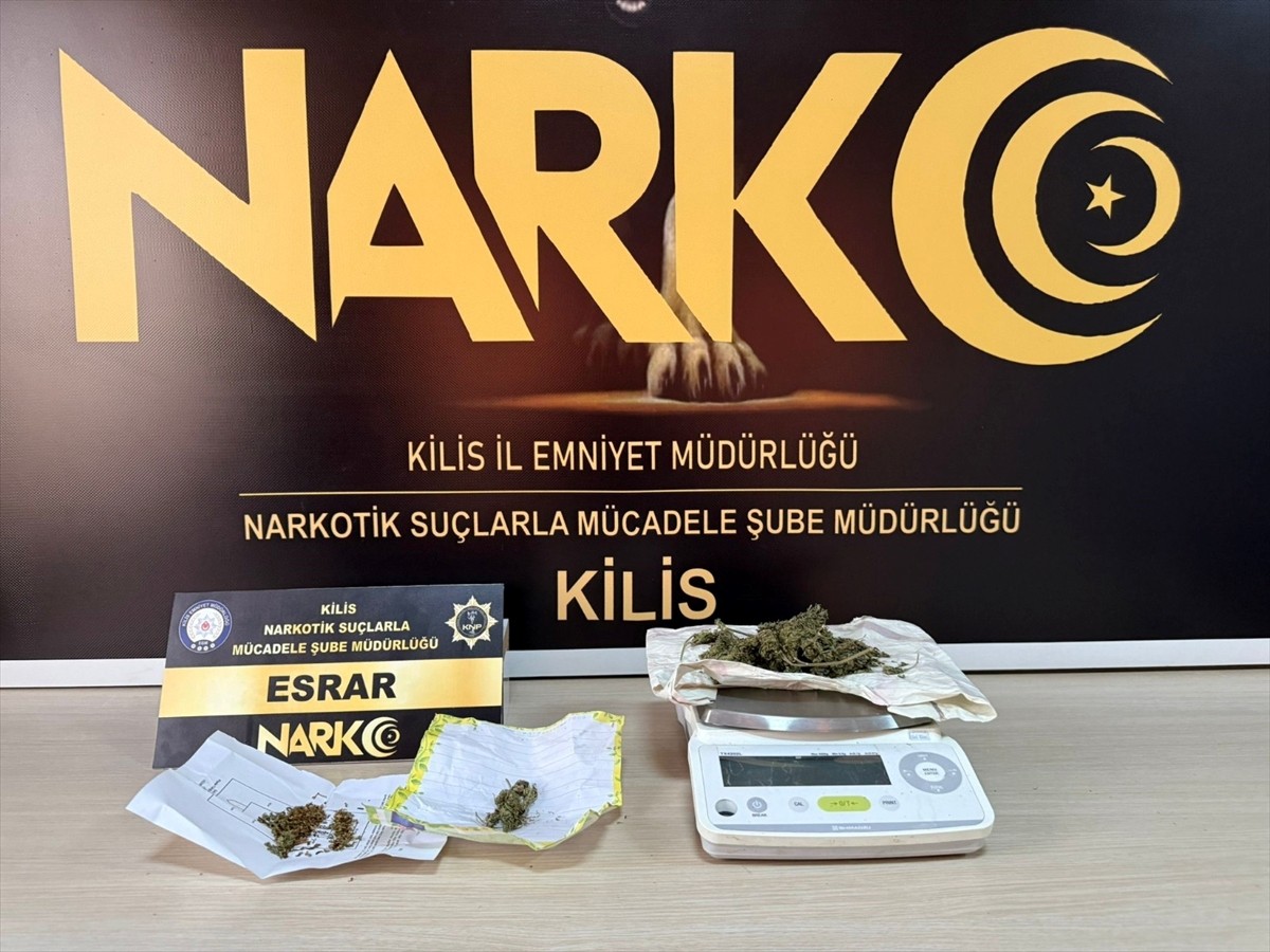 Kilis'te uyuşturucu operasyonunda gözaltına alınan 5 zanlı tutuklandı. Adreslerde yapılan...