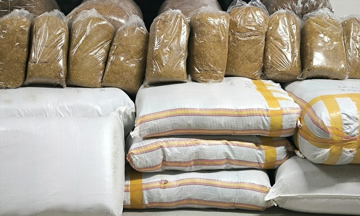 Kırşehir'de 700 kilogram gümrük kaçağı tütün ele geçirildi, 1 şüpheli gözaltına...