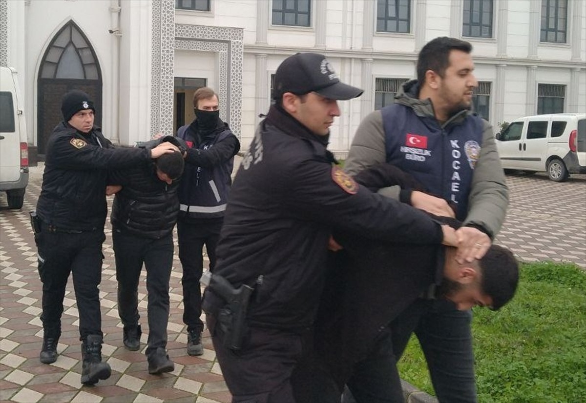 Kocaeli'de fabrika ve iş yerlerinden hırsızlık yapan 7 şüpheli tutuklandı. 