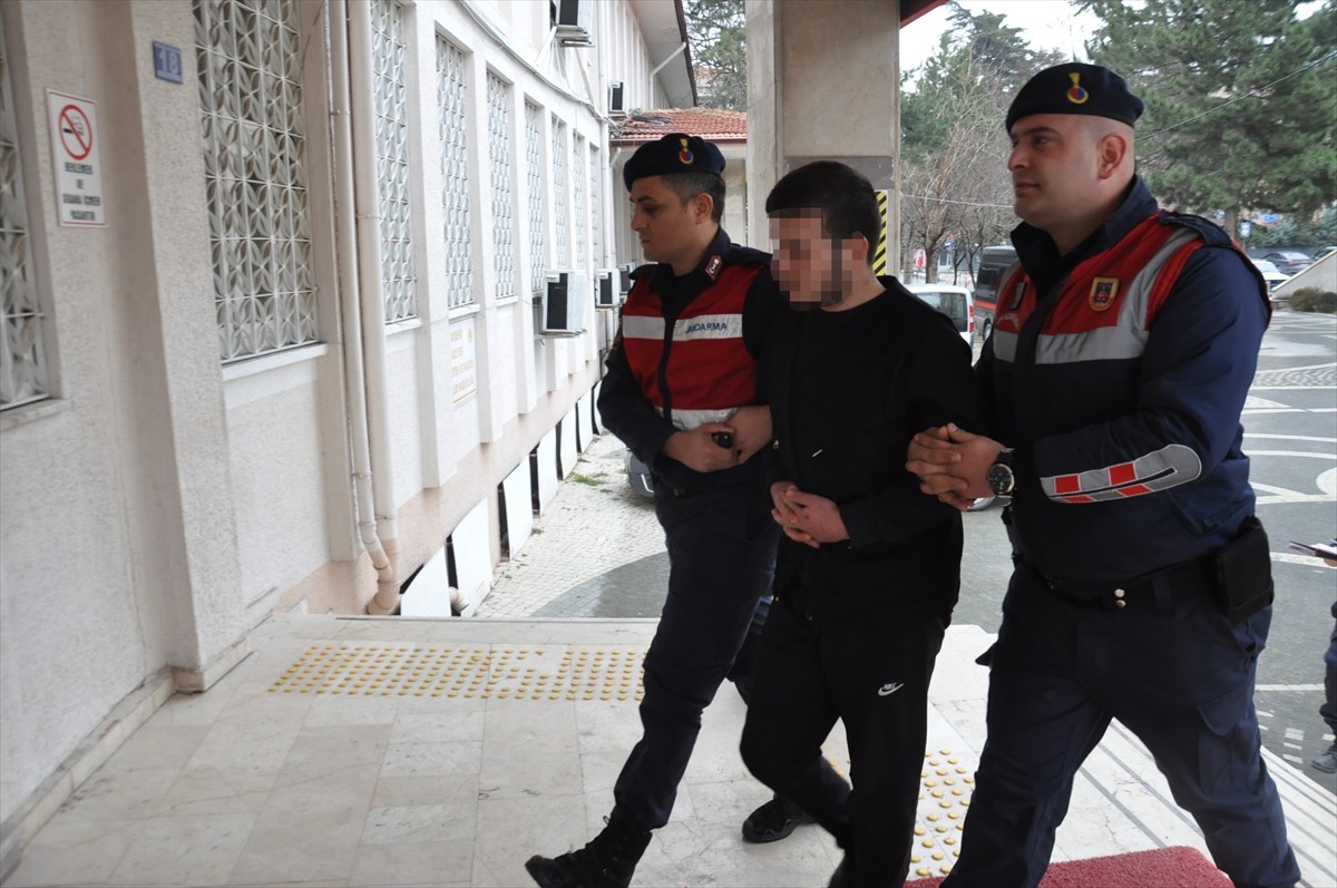 Konya'nın Akşehir ilçesinde oğlunun tüfekle vurduğu baba, hayatını kaybetti. Şüpheli İ.Ö....