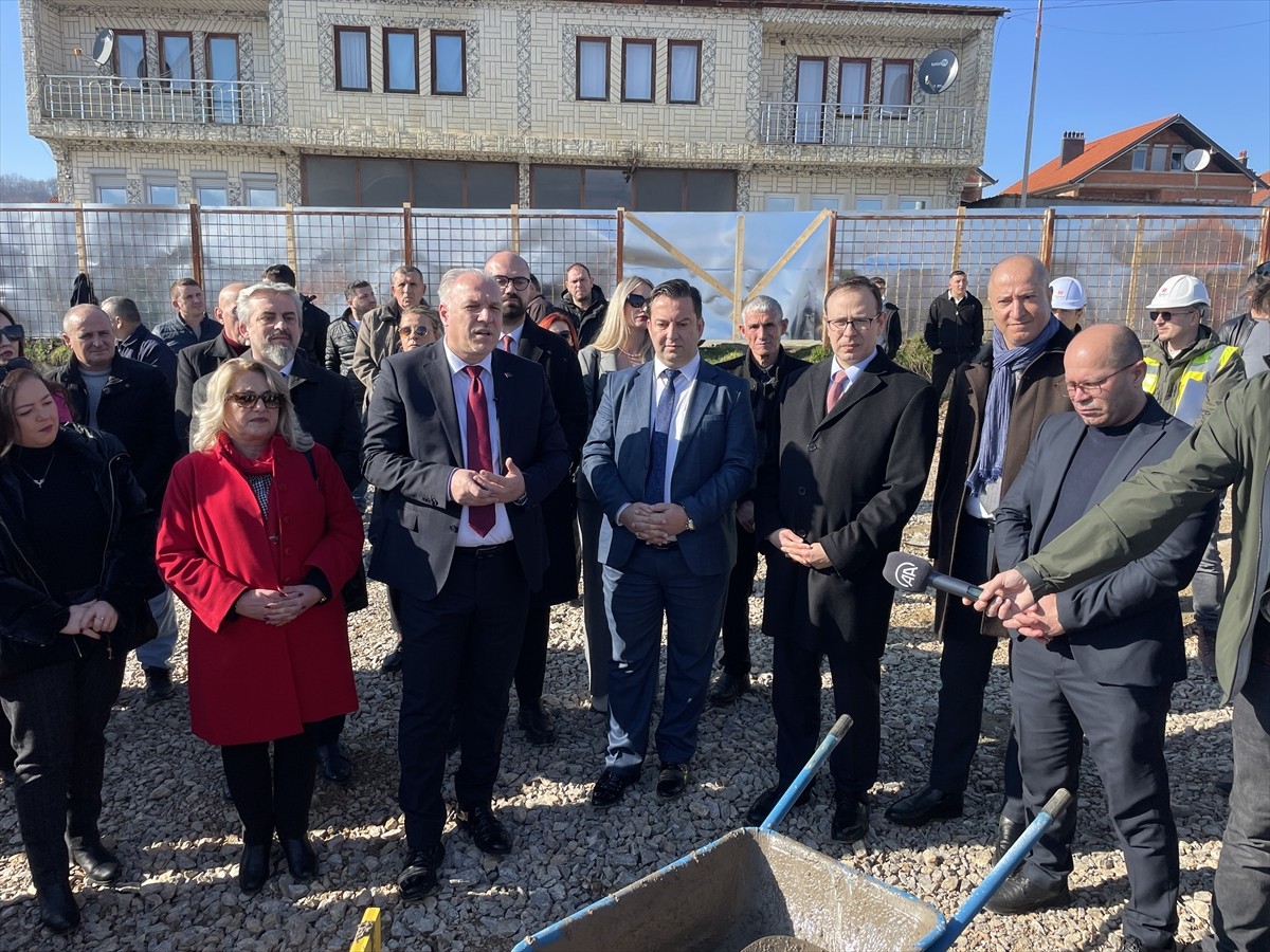 Kosova’nın tek Türk belediyesi Mamuşa’da inşa edilecek kültür merkezinin temeli törenle atıldı....