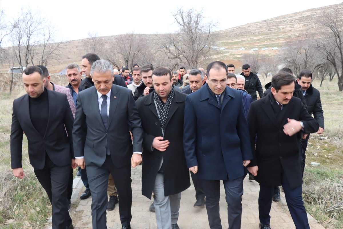 Mardin'in Midyat ilçesine bağlı Başyurt köyünde 1987 yılında PKK'lı teröristlerce öldürülen 7'si...