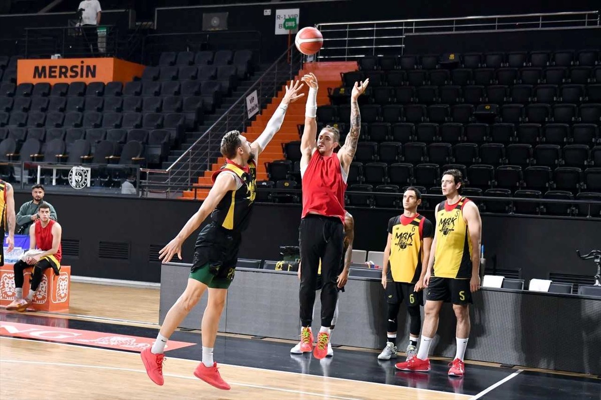 Mersin Spor, Türkiye Sigorta Basketbol Süper Ligi'nin 14. haftasında Bahçeşehir Koleji ile...