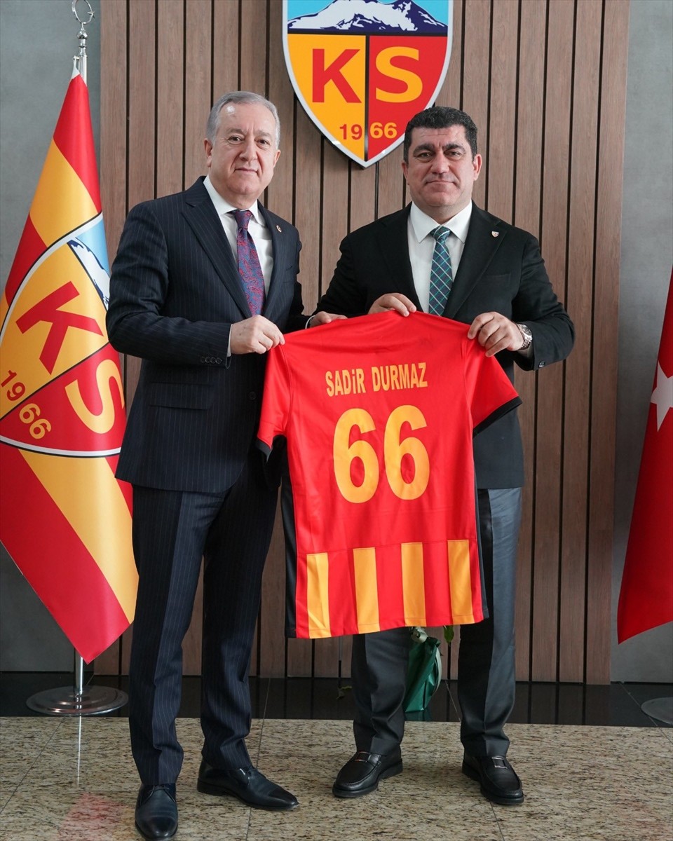 MHP Genel Başkan Yardımcısı Sadir Durmaz (solda), Kayserispor Kulübü'nü ziyaret etti. Kulüp...